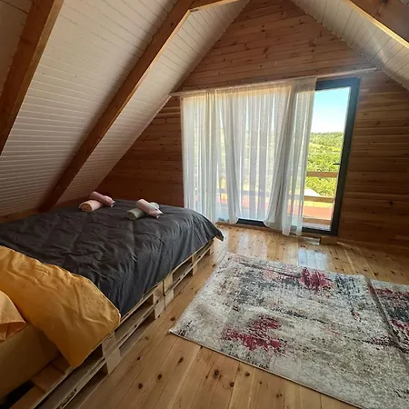 Uysal Dagevleri 木屋